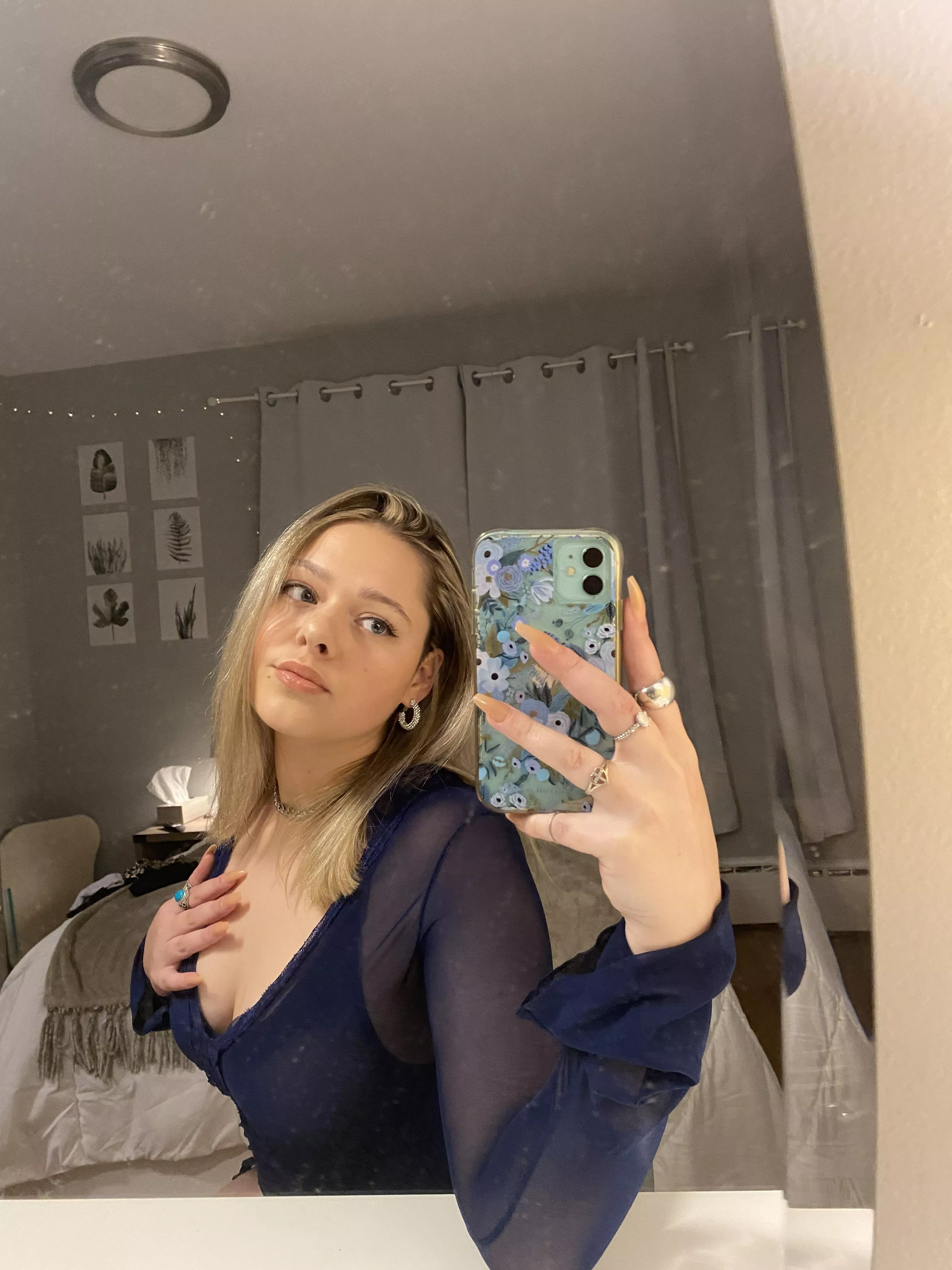 blonde hair, blue eyes, DD’s 💙