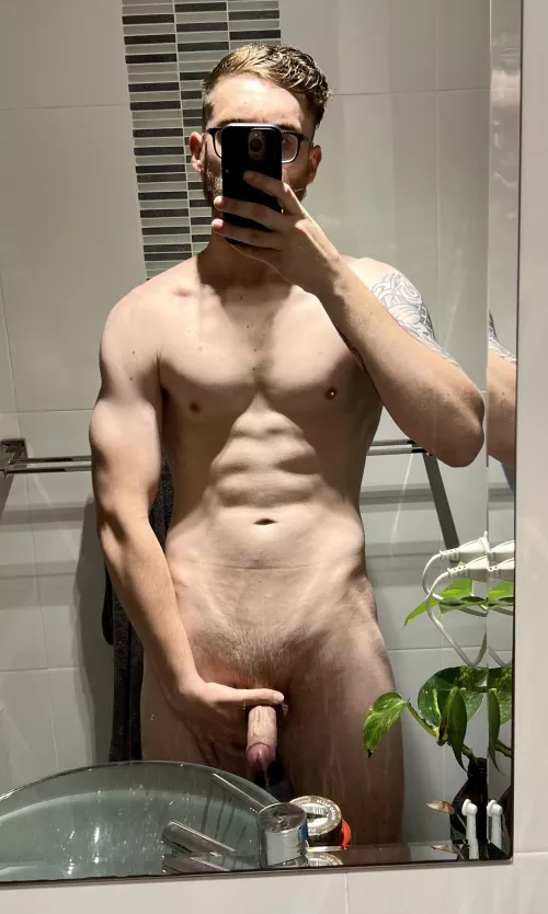 Chats are (m)ost welcome 😈 (26, bi)
