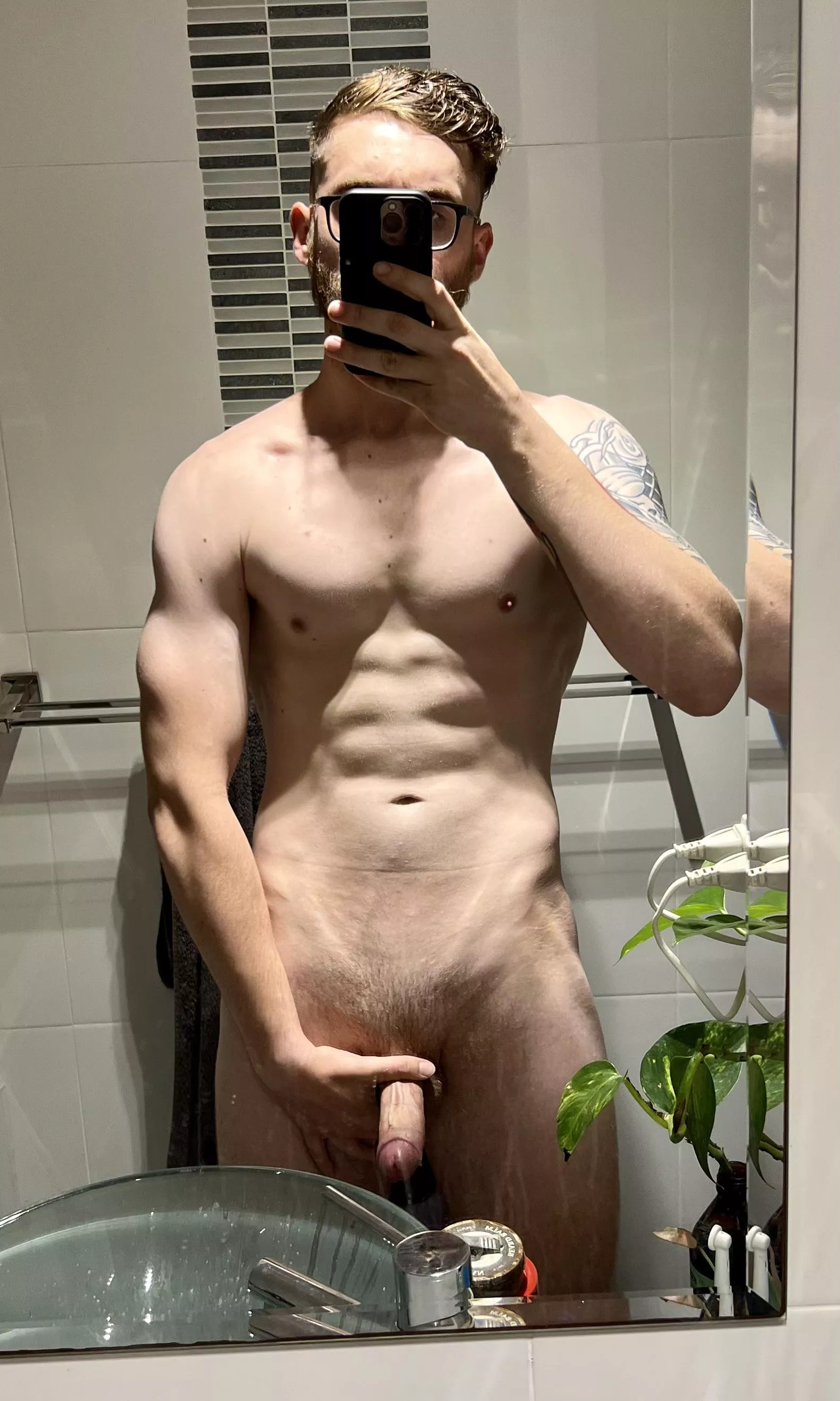Chats are (m)ost welcome 😈 (26, bi)
