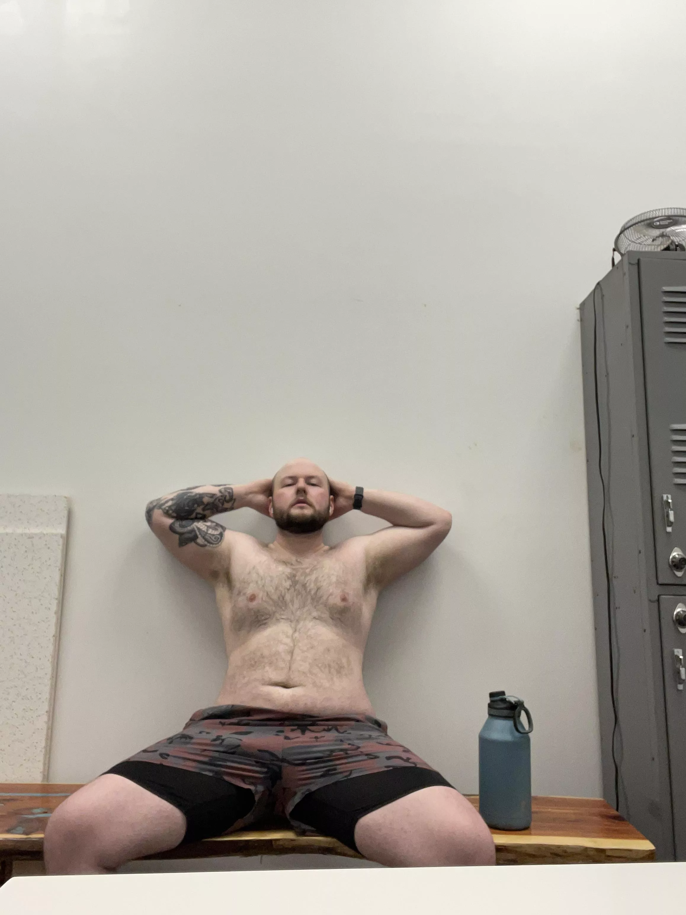 Come serve me
