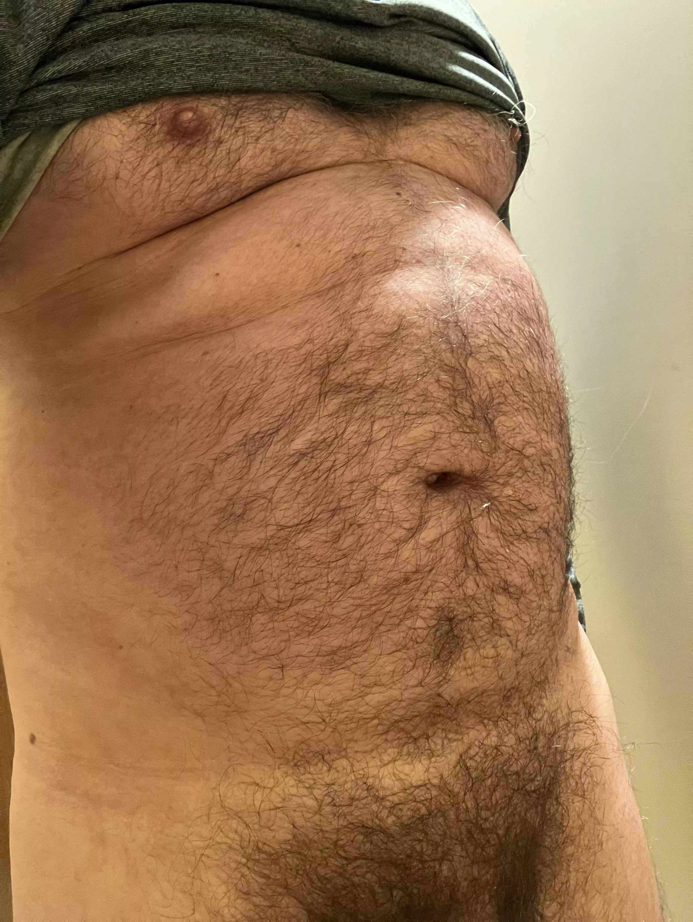 Does this qualify for a full bush? Some women love it, others hate it. What’s your thoughts..?