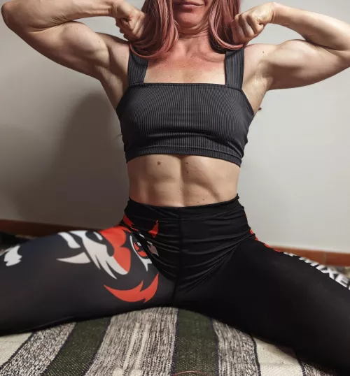 Enjoy my cheeky muscles