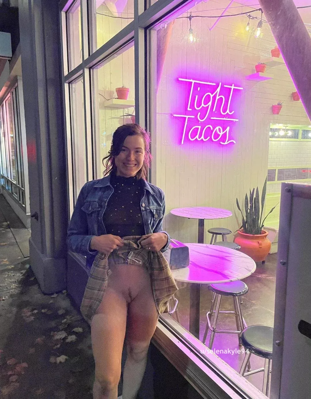 Everyone Loves Tight Tacos