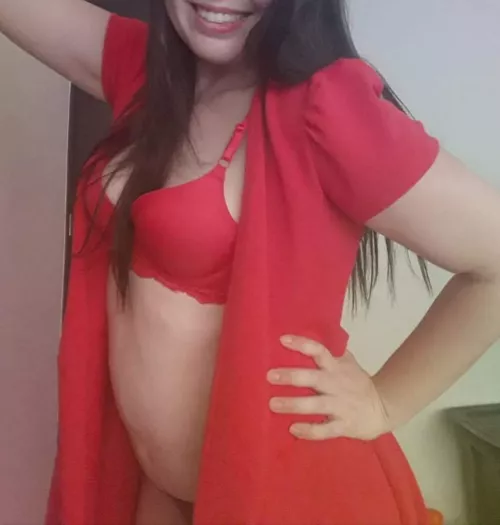 [F] A little birdie told me you liked red!