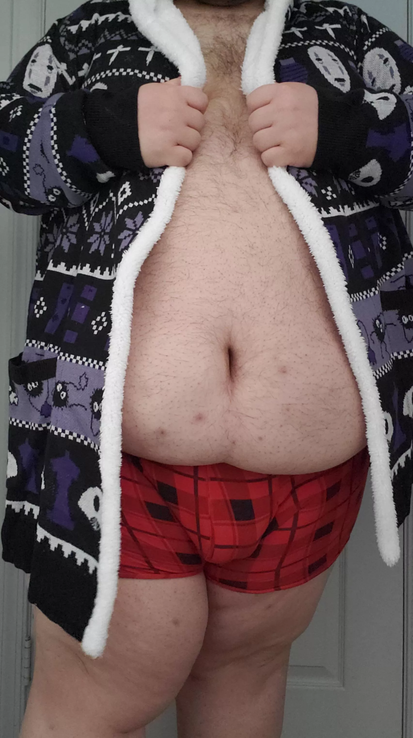 Feeling cold. Anyone want to snuggle and watch anime?