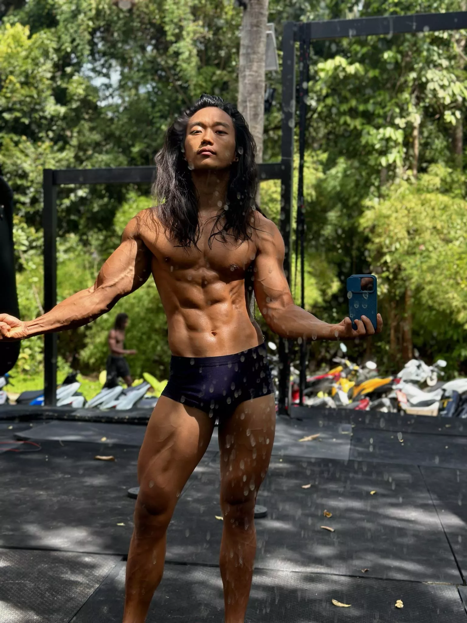 focus on me. don't mind the dirty mirror 😉