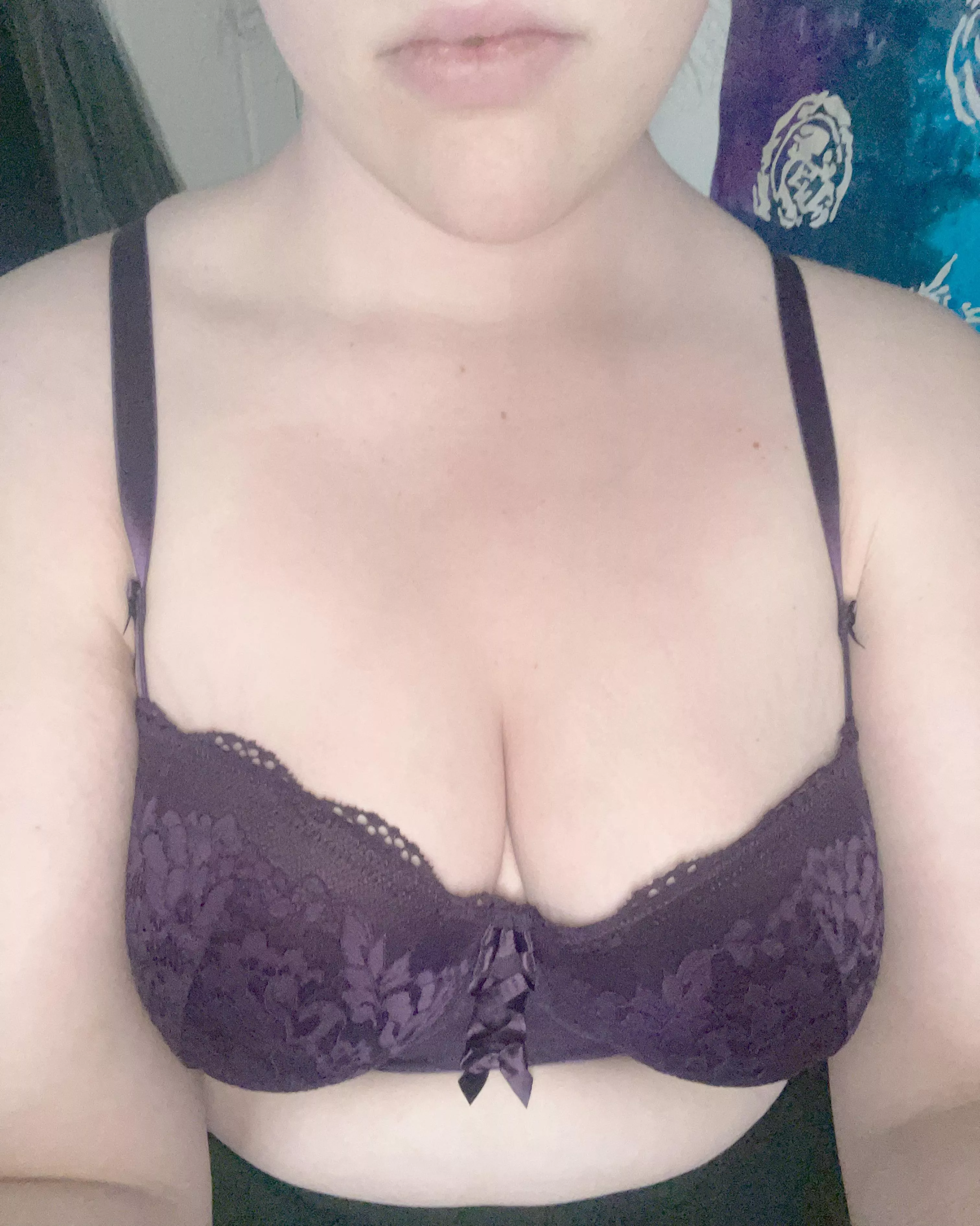high & horny in my new bra. you can’t see it but even my pen is purple💜
