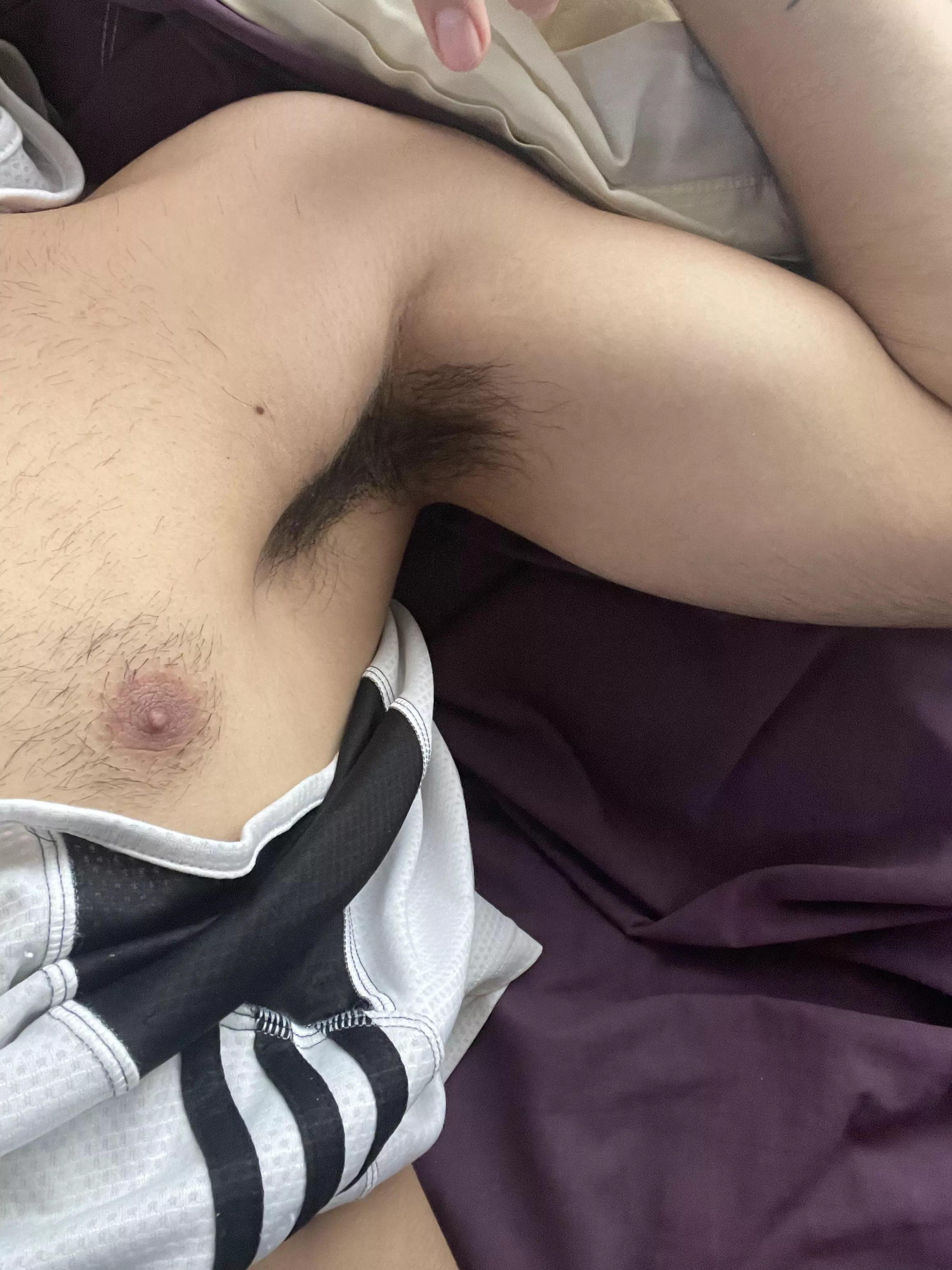 How you lick my armpits?