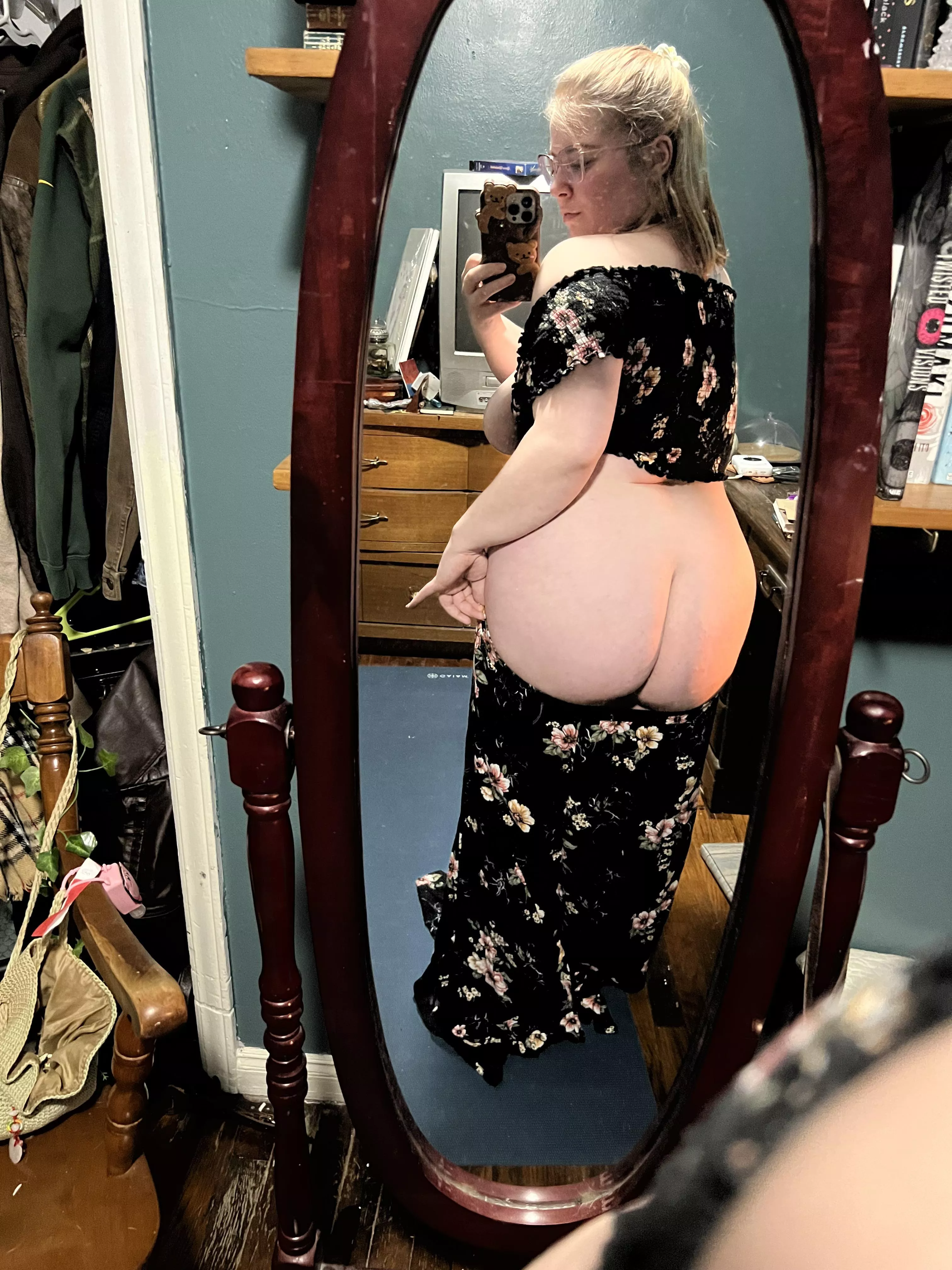 I can be read with a slip of skirt