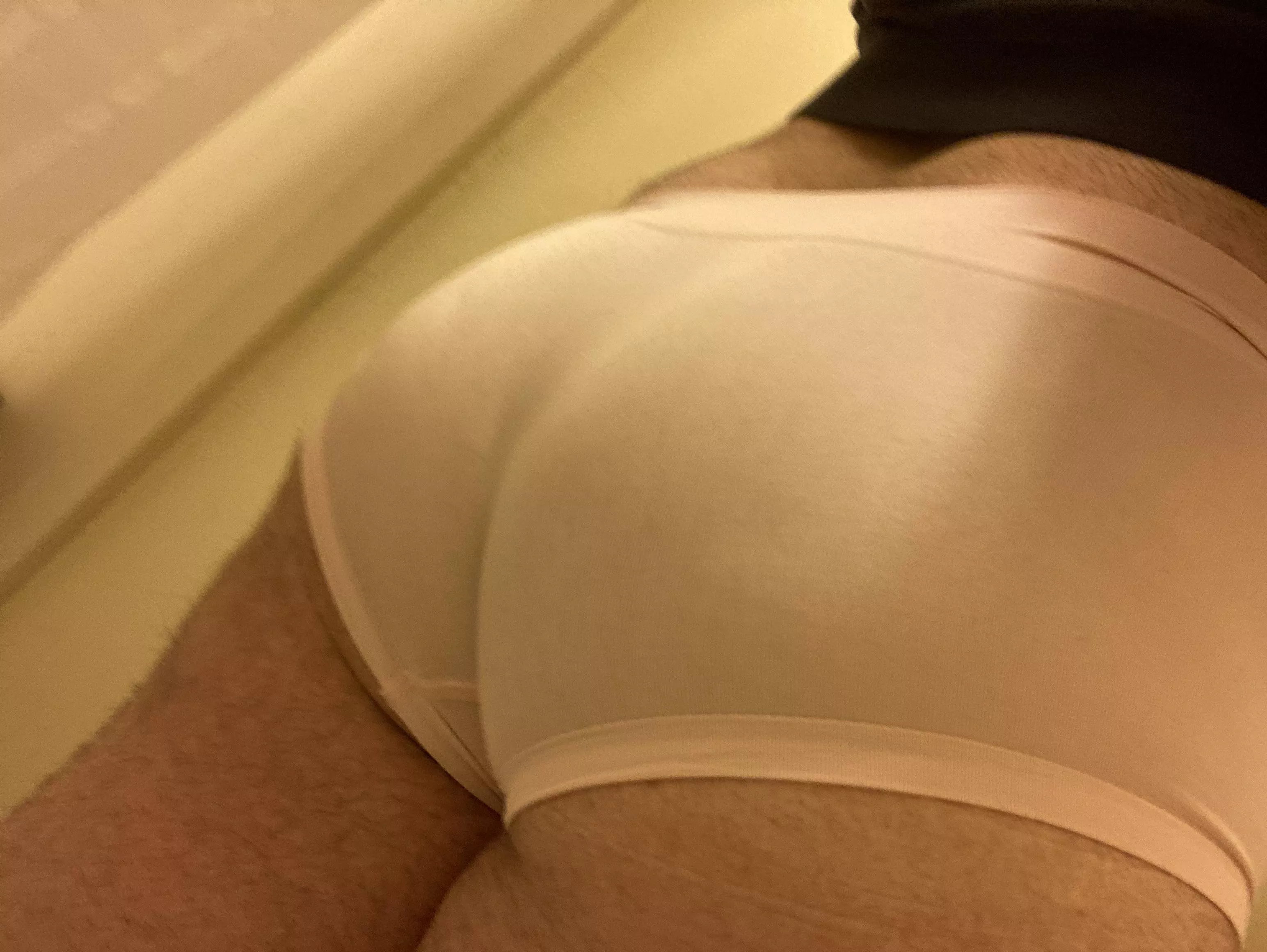 I love how tight these briefs are on my ass