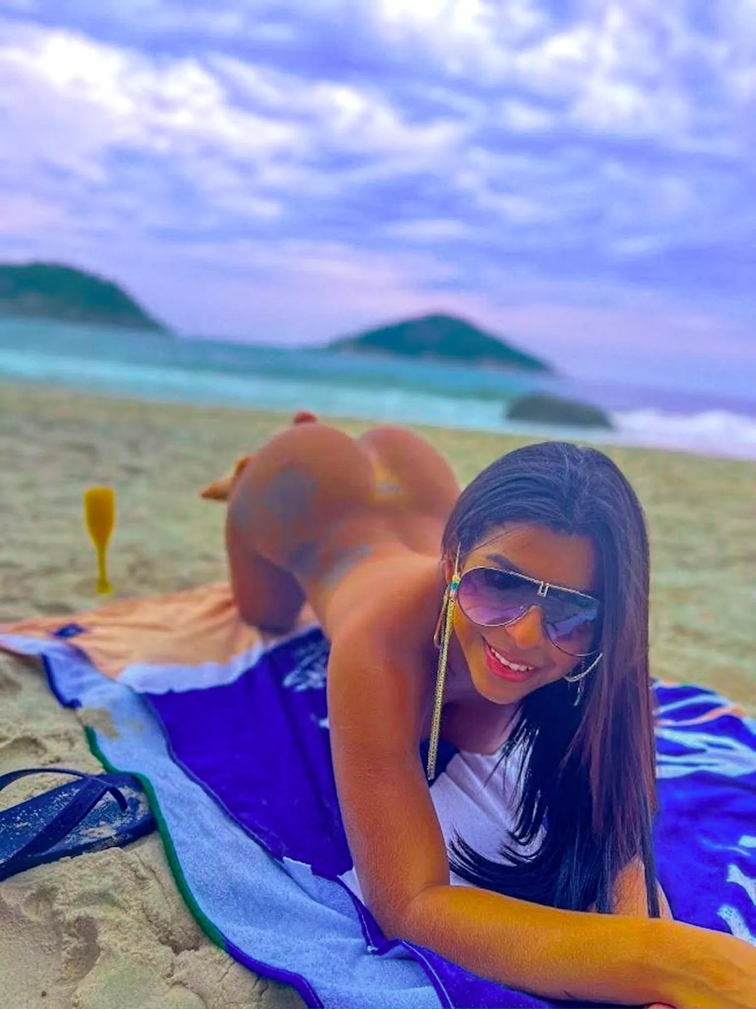 I love this beach [00:00]