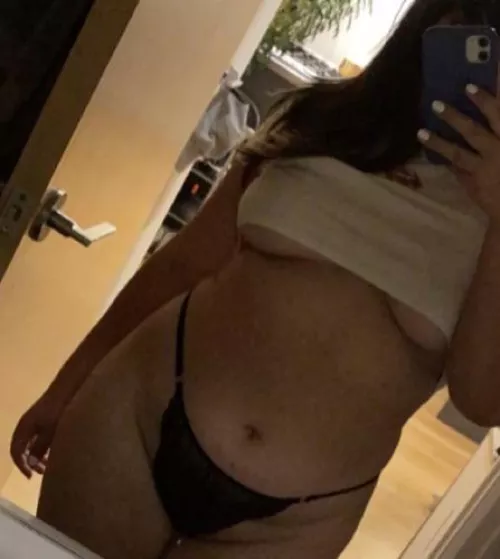 I think I need a bigger shirt. What do you think ? ✨