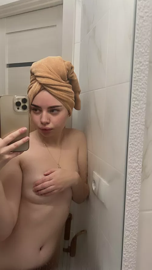 I'm not even trying to cover up, I just love holding my titties