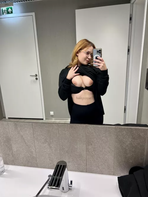 [IMG] public bathroom shot!