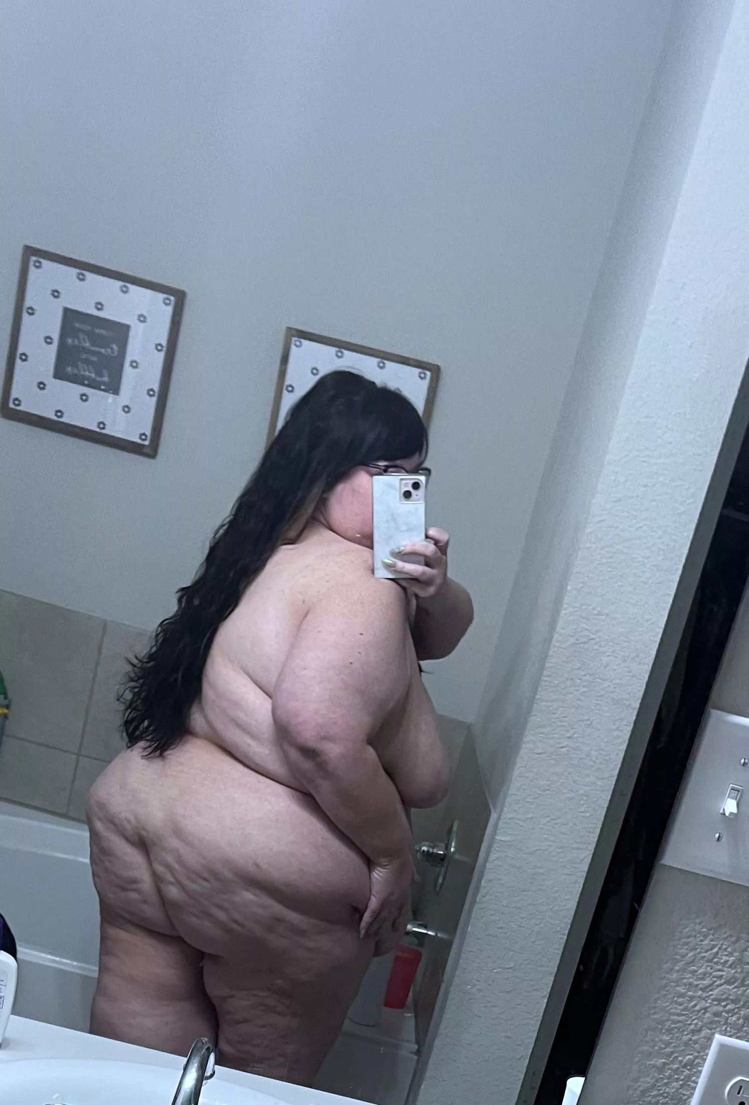 Just a naked selfie 💋