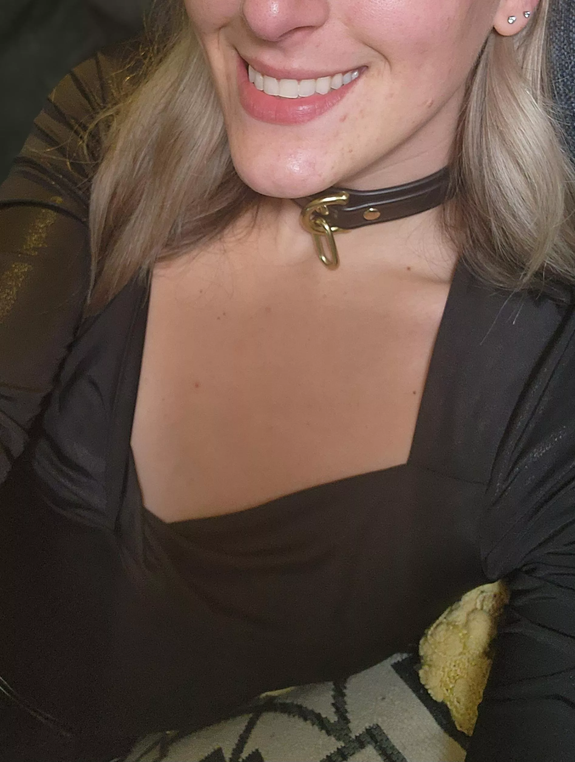 Love when people ask me questions about my collar at the bar🥰
