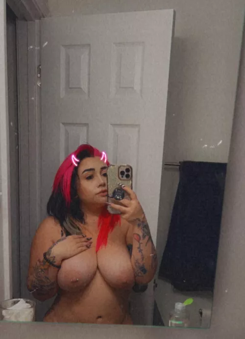 Mirror selfie before bed