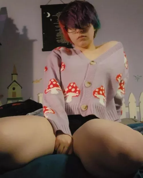 mushroom boi before bed 🍄