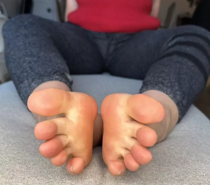 My feet are basically inviting you in!!