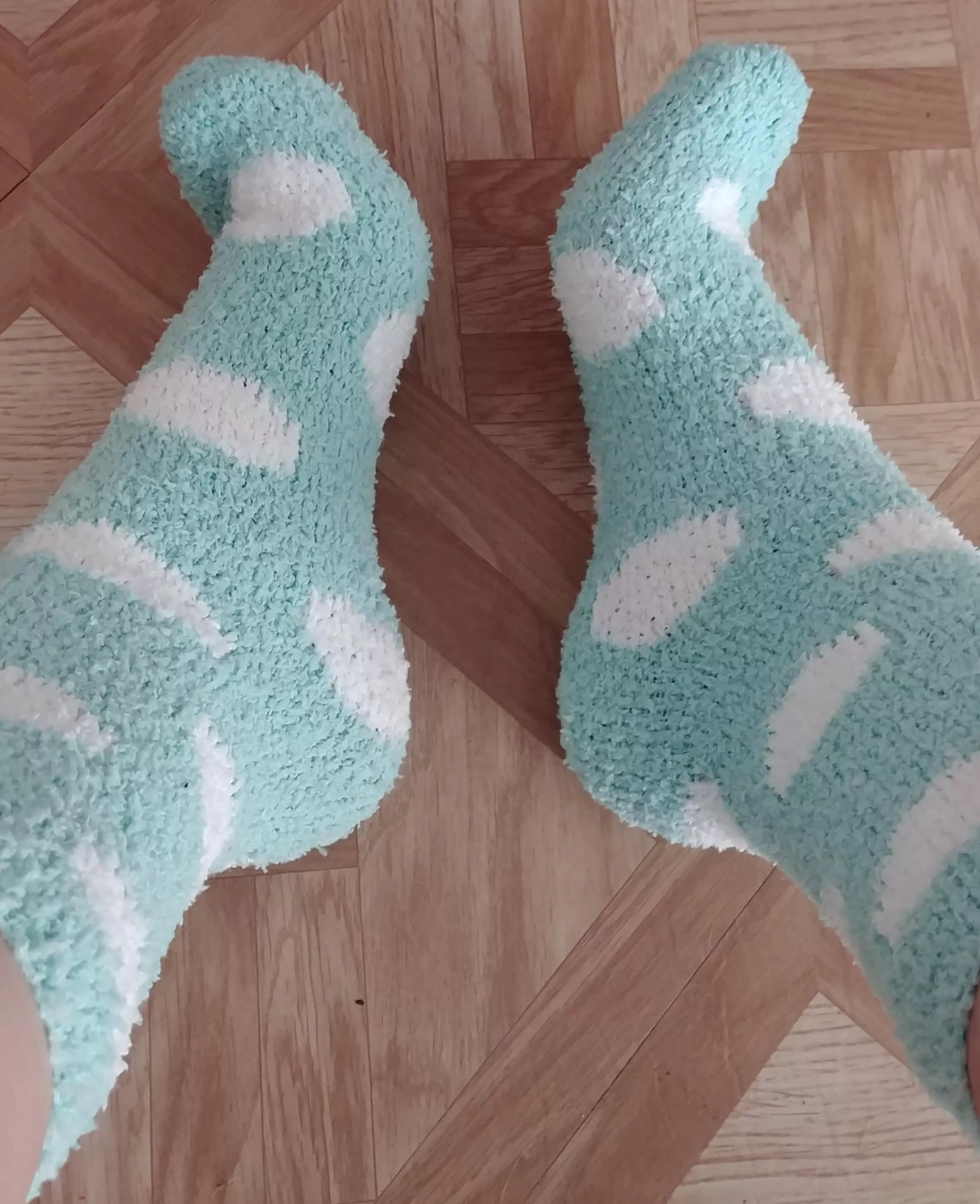 Polka dot fuzzies for your sniffing pleasure! Message me to book your wear :)