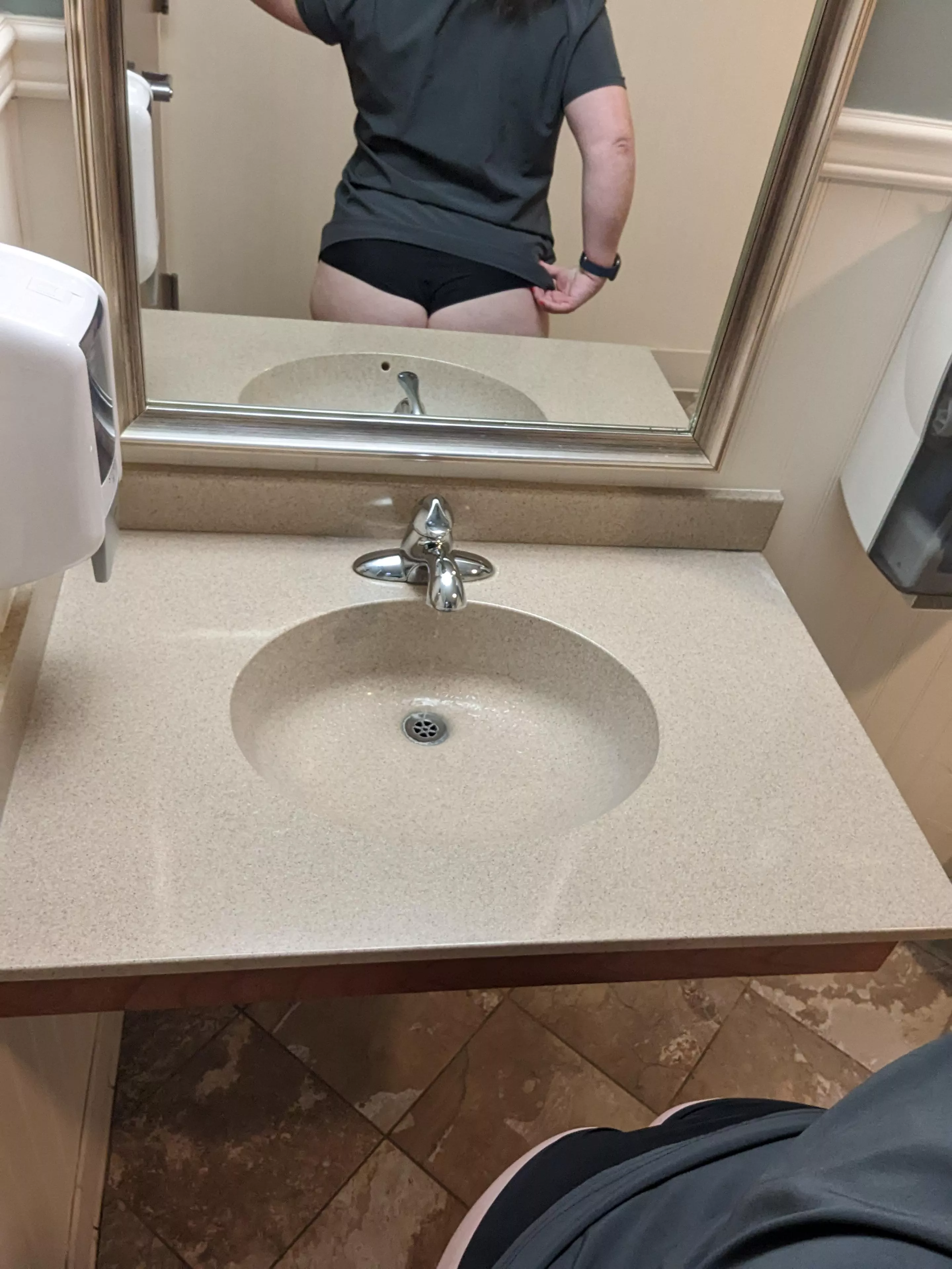 quick picture break.🍑🍑🍑🍑