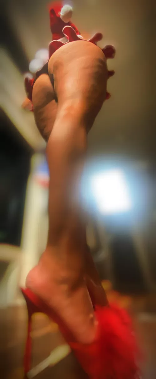 Showing my legs in this 5’ frame.