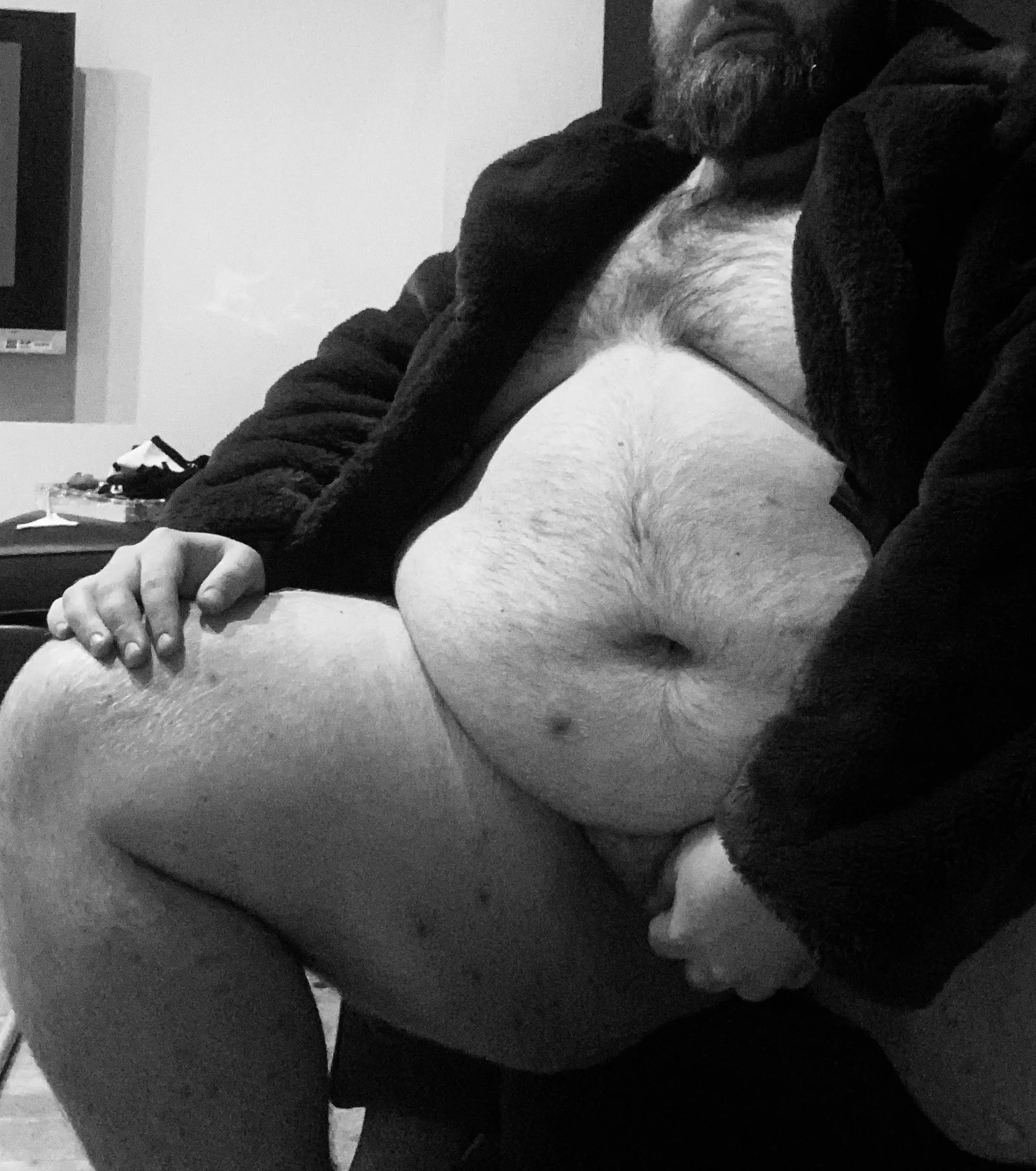 U.K. fatty showing off the Xmas buffet damage… dms open 31