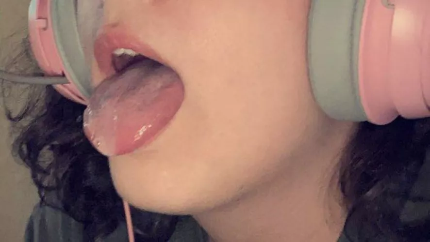 wanna feel my mouth~