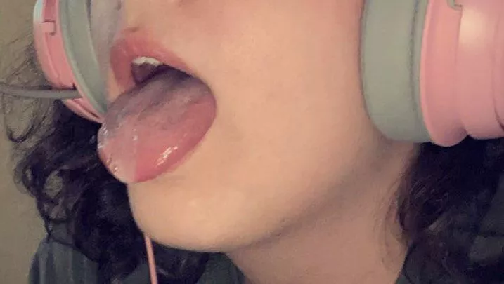 wanna feel my mouth~