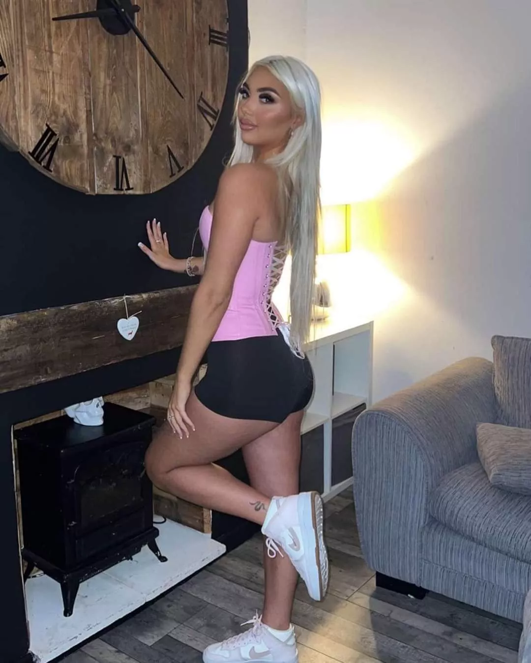 what do we think of molly and her ass