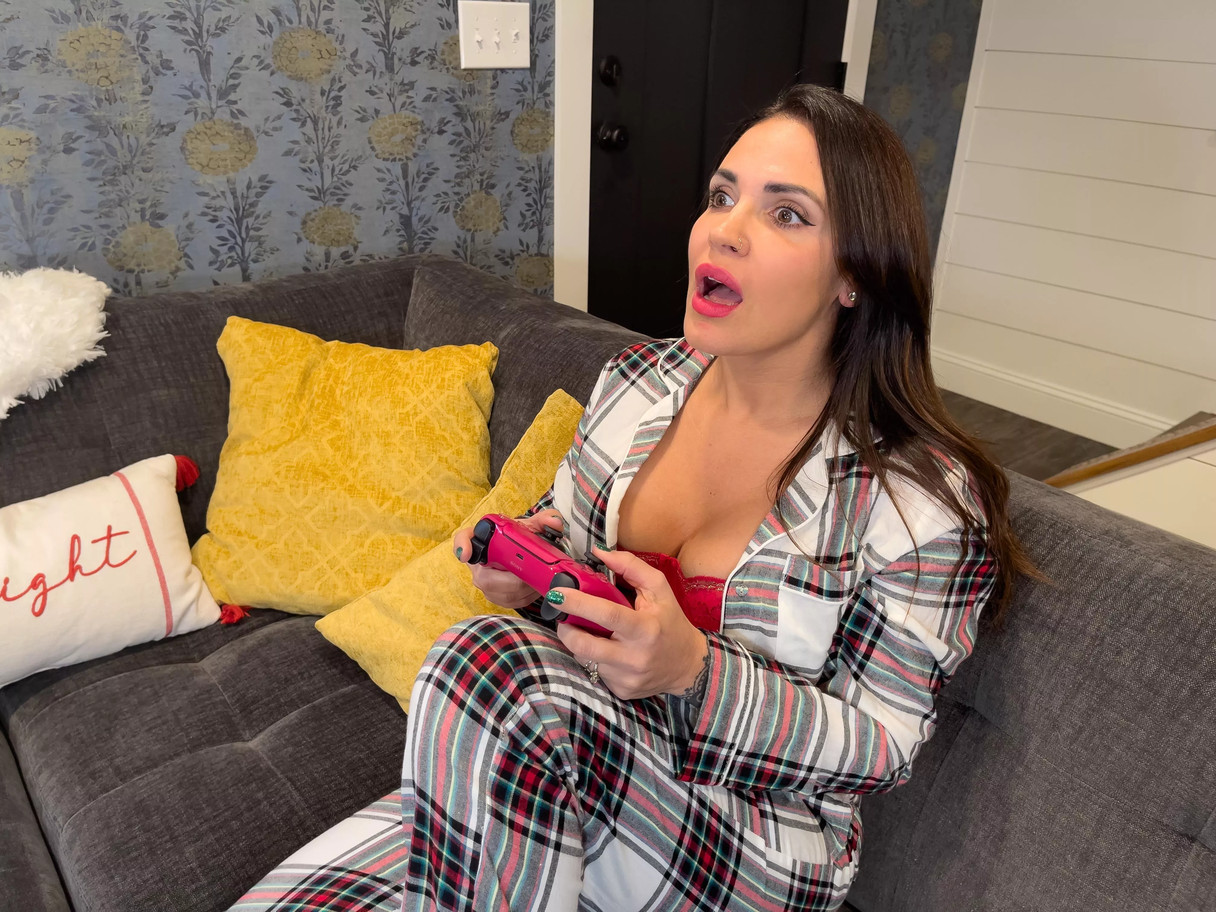 Who wants to play? I’ll make you a snack after. 44[F]