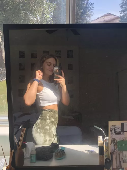 Would you like to see more o[f] me in this sub?