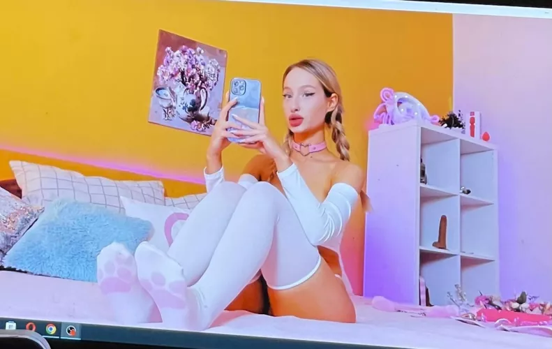 your favourite cam girl xx