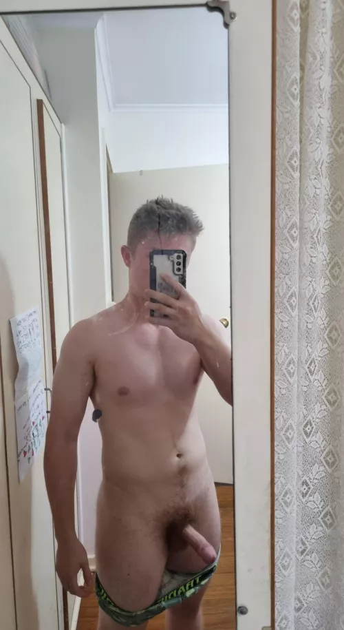 18 yo schoolboy horny on the weekend. Dms open