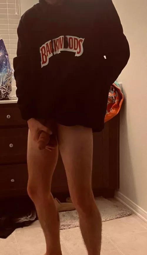 26 M Cali looking to trade long hair tan skin looking to trade with other nice hard cut cocks, snap is chriiscurry hit me up down for long term