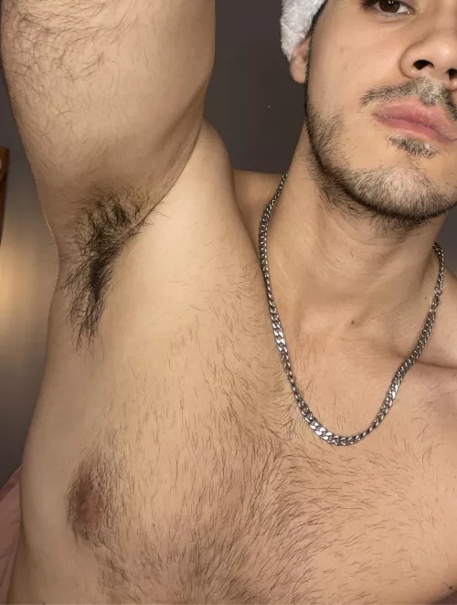 A little lick before sleep?