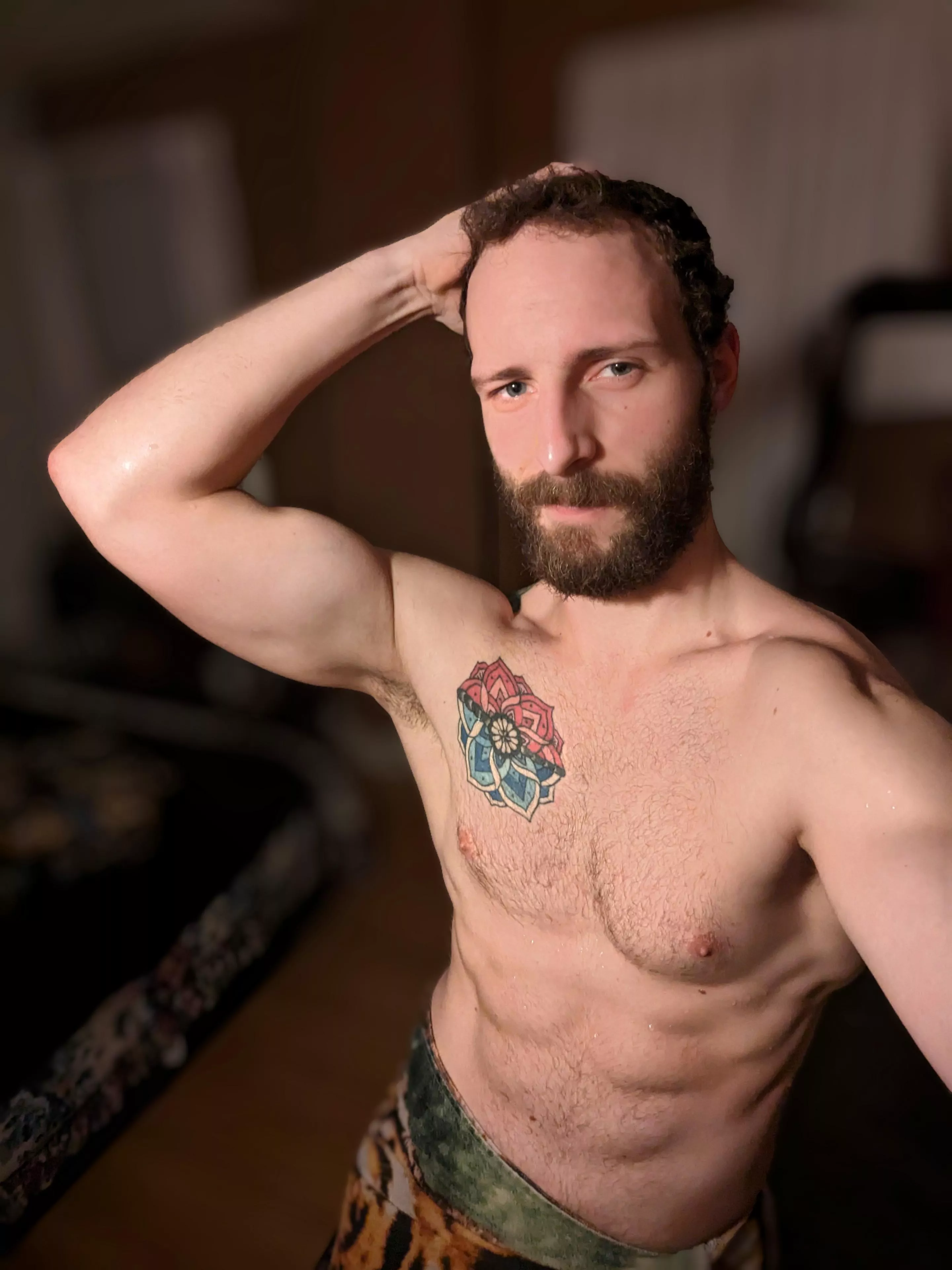 a quick flex after my workout [M]