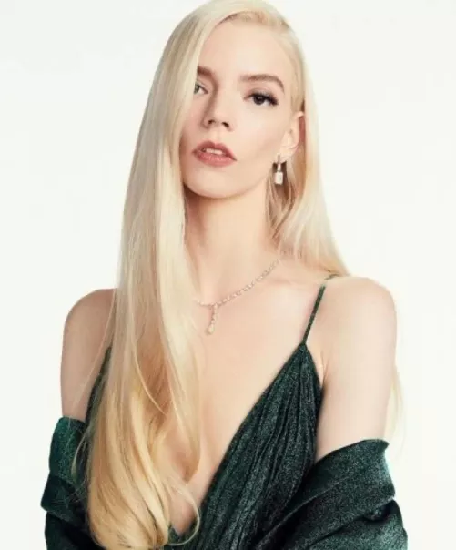 any taylor joy makes me want to suck a big sexy cock for her