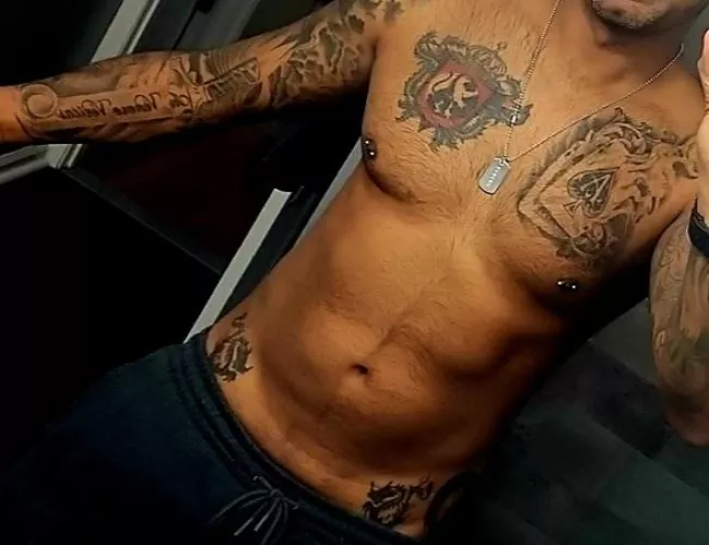 Anyone wanna ring in the new year with me [41]