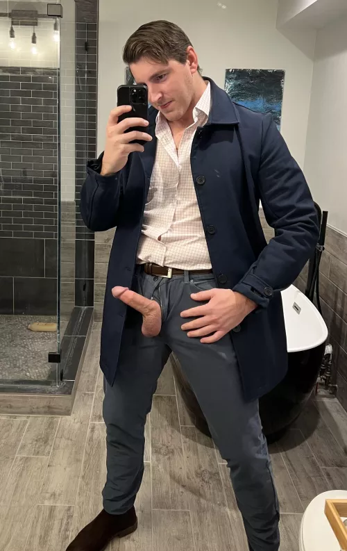 Anyone want to grab a work lunch with me? 😏