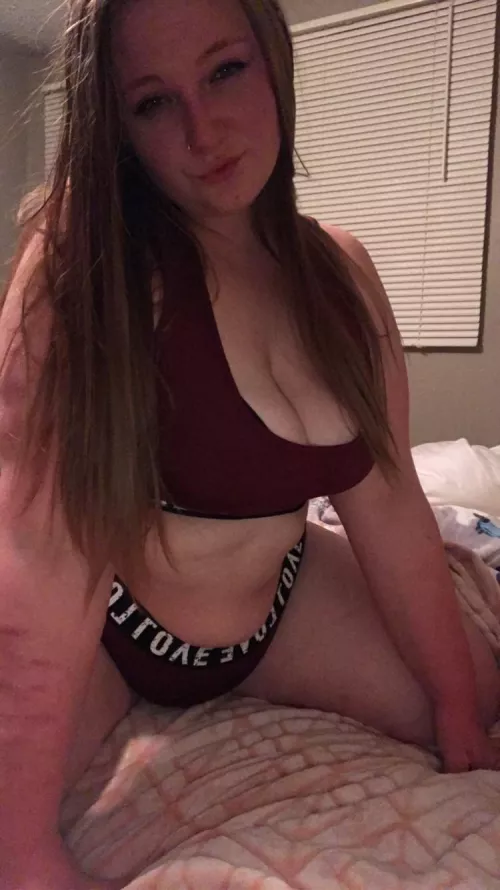 Big belly and big titties 😉 just what you need for breakfast!