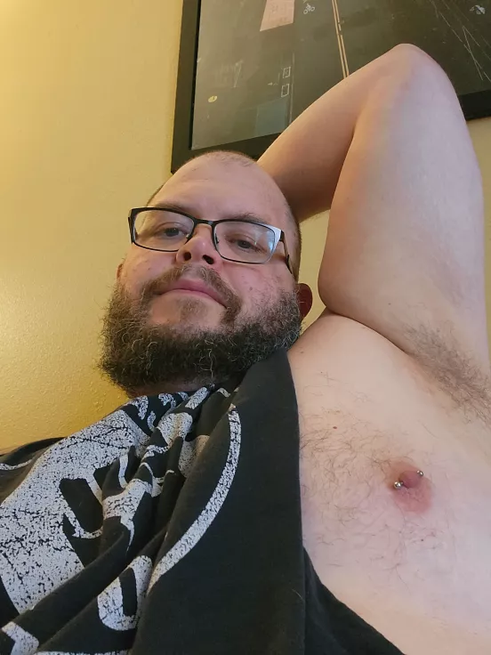 Chilling after the gym. I'm pretty ripe (41)