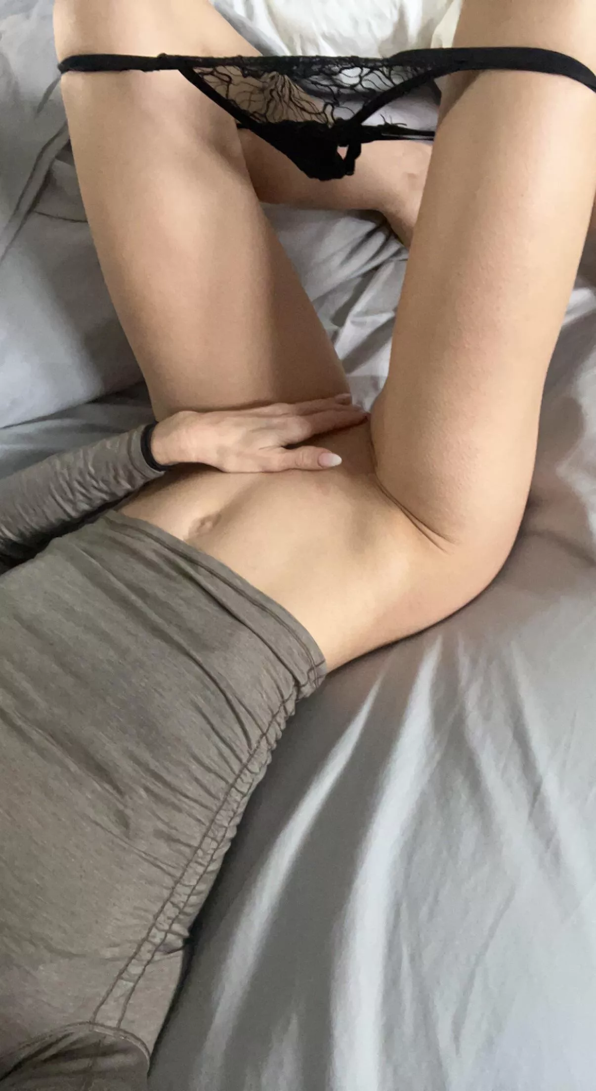 Desperate to cum after being massaged by my PT 😩 [F]