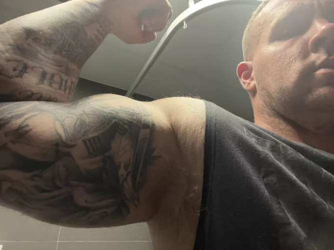 Everyone likes big biceps