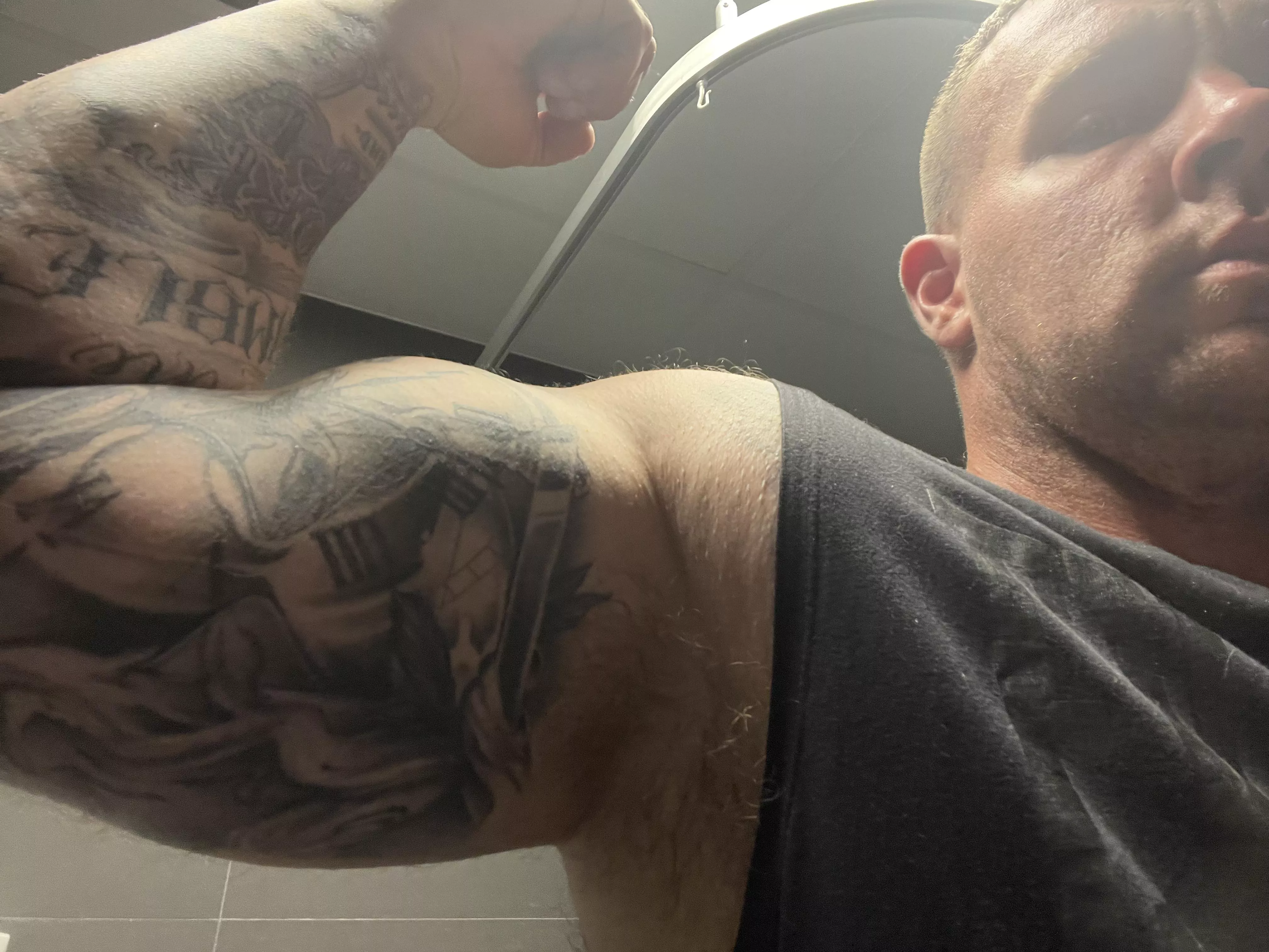 Everyone likes big biceps