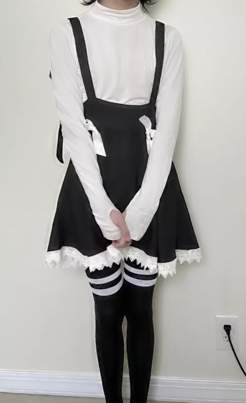 First time wearing a maid outfit <3