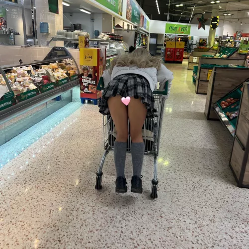 Food shopping 🍆 ready to bend over and take it in front of everyone🐱💕