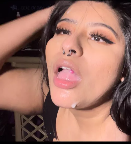 Giving strangers head always leaves me craving more cum :)