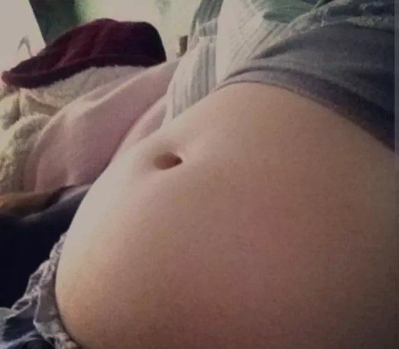 good night my beautiful 2 month old belly if you want to have fun don't be afraid ah write me happy night 🥰💗