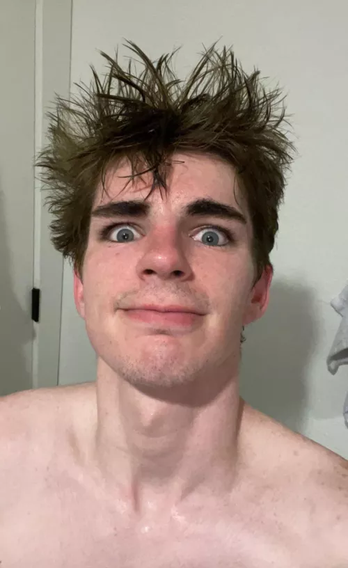 Goodness my hair is crazy after a bath😵‍💫😂